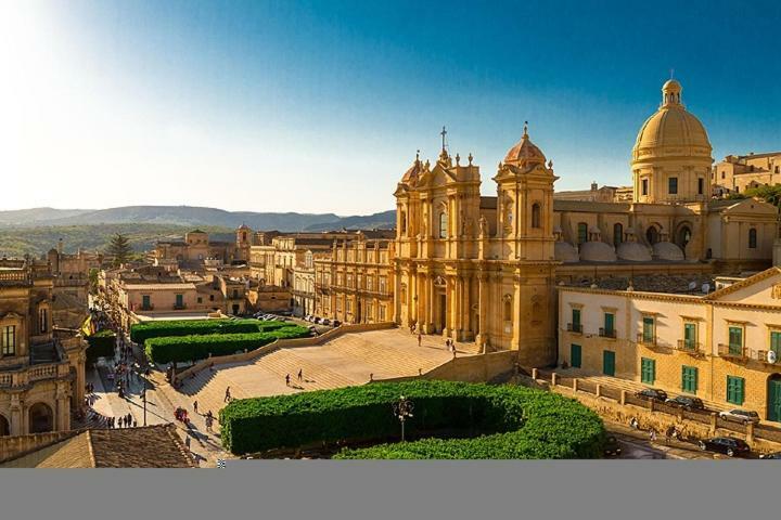 Porta Nazionale Dependance Bed & Breakfast Noto Luaran gambar