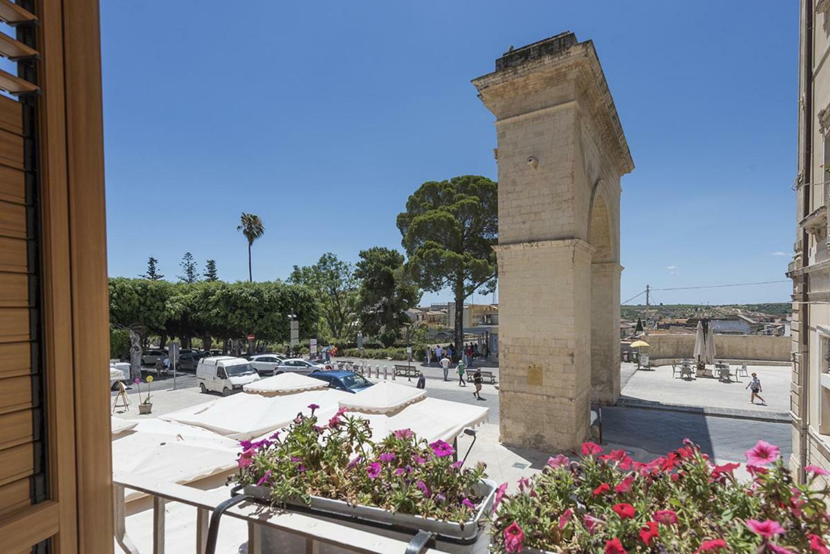 Porta Nazionale Dependance Bed & Breakfast Noto Luaran gambar